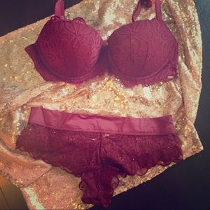 NWT VS Lace Bra and Panty Set 34DD and M